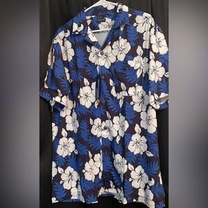 Tropical Storm Blue and White Floral Men's Hawaiian Hibiscus Short Sleeve Shirt